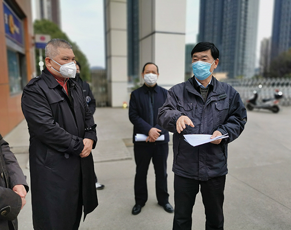 省委教育工委副书记庆承松一行至贝博官网督查指导疫情防控工作