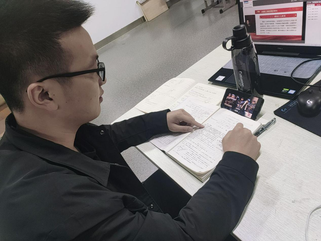 贝博官网积极组织学生参与 “校园大舞台——徽风皖韵进高校”活动