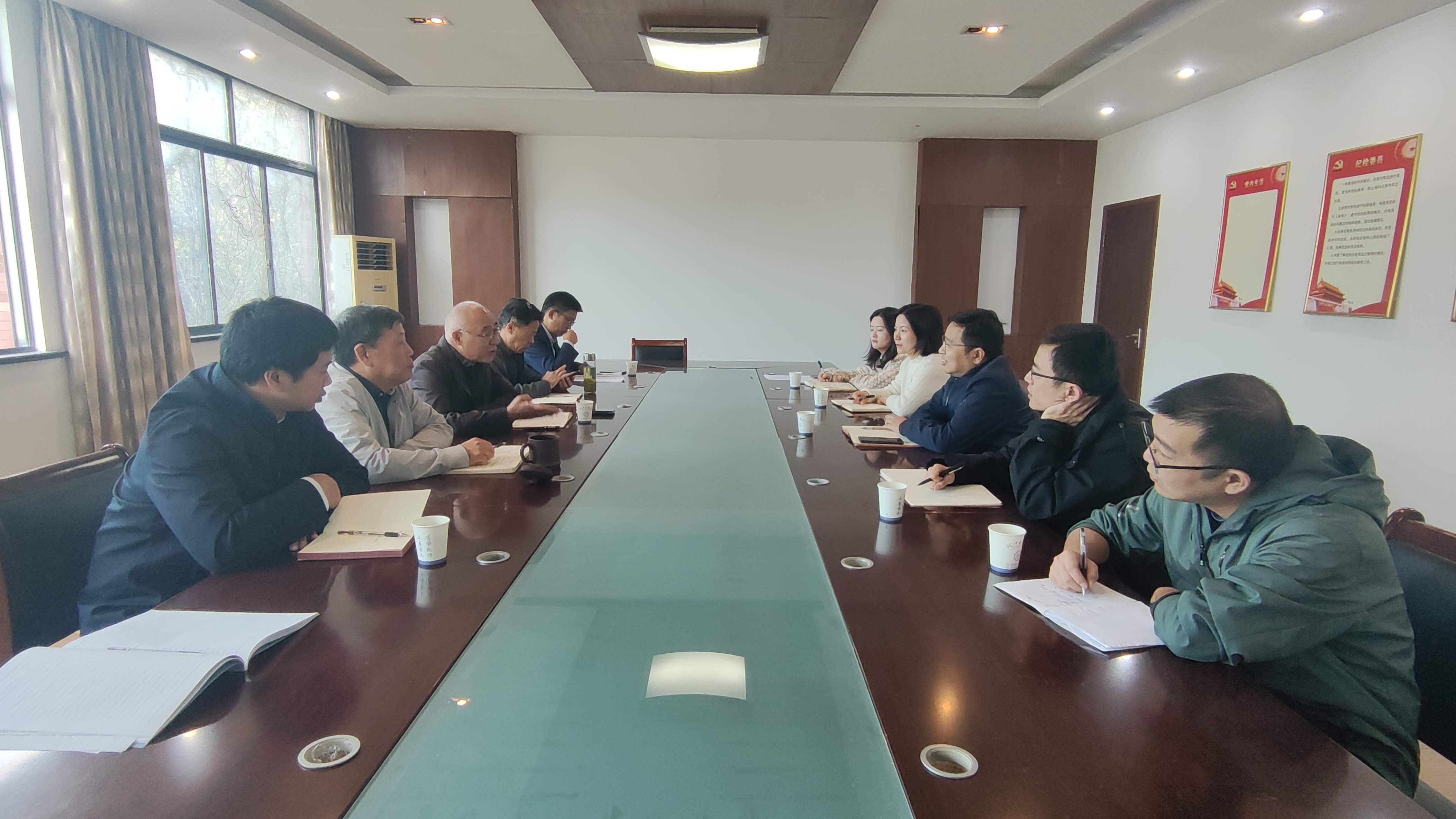 雨山区科技局局长汪杭、人社局局长王昌一行来贝博官网交流