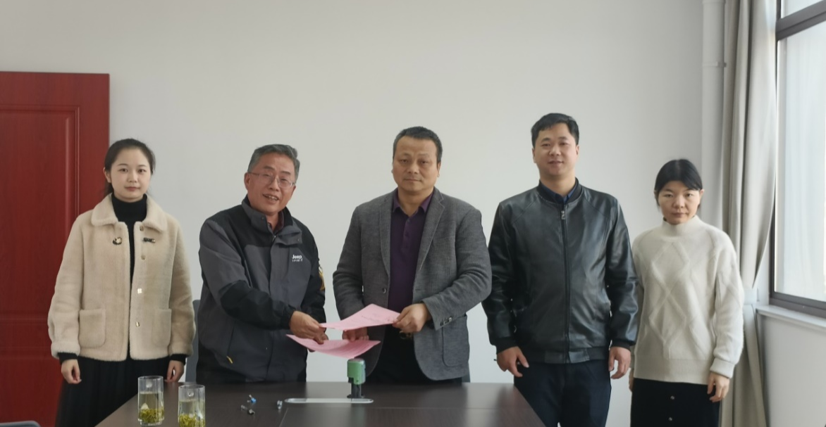 BB贝博艾弗森官方网站与安徽翔龙电气有限公司共建校外实习实践基地
