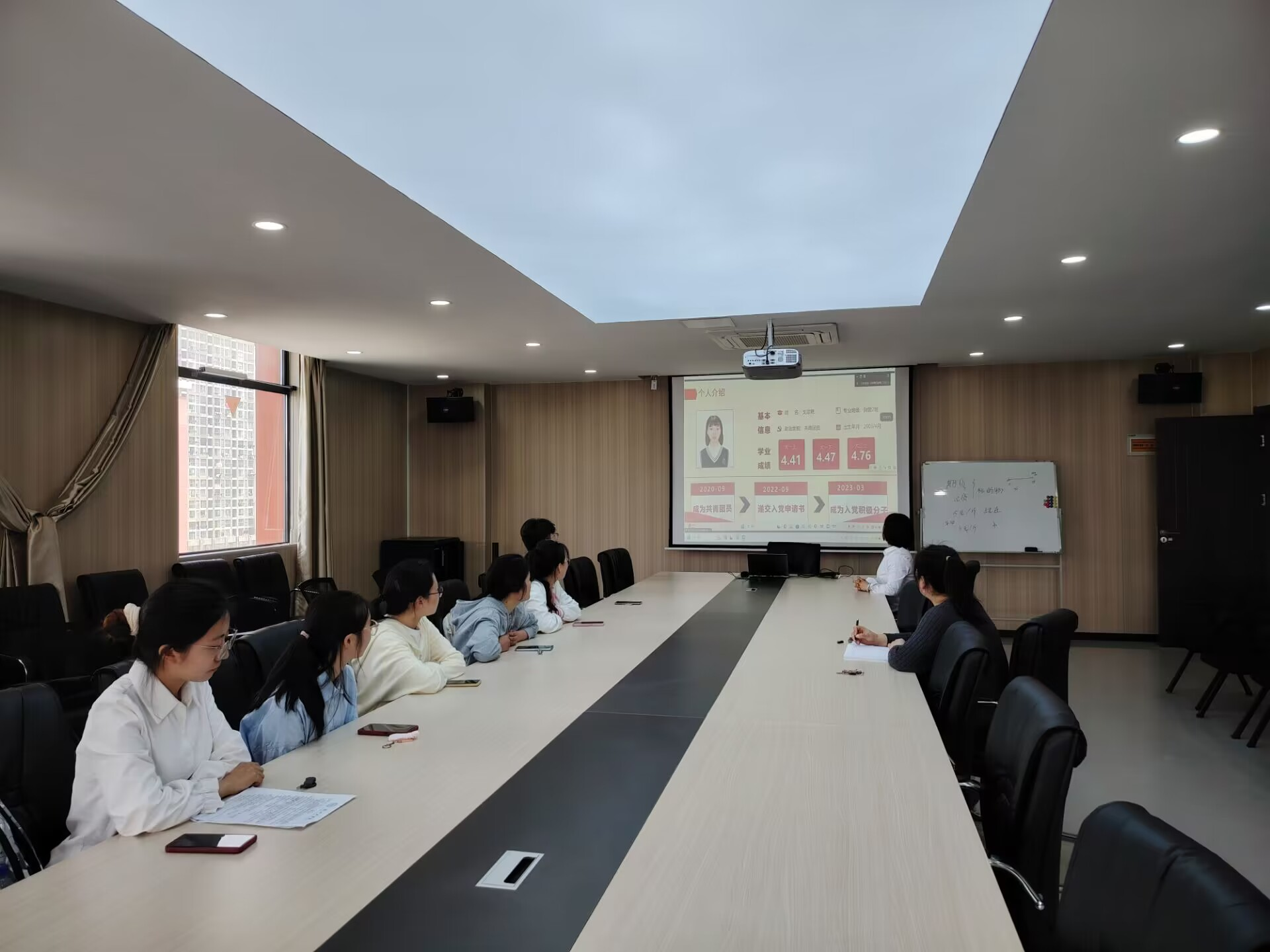 BB贝博艾弗森官方网站财经学院开展第十一期发展对象陈述答辩会