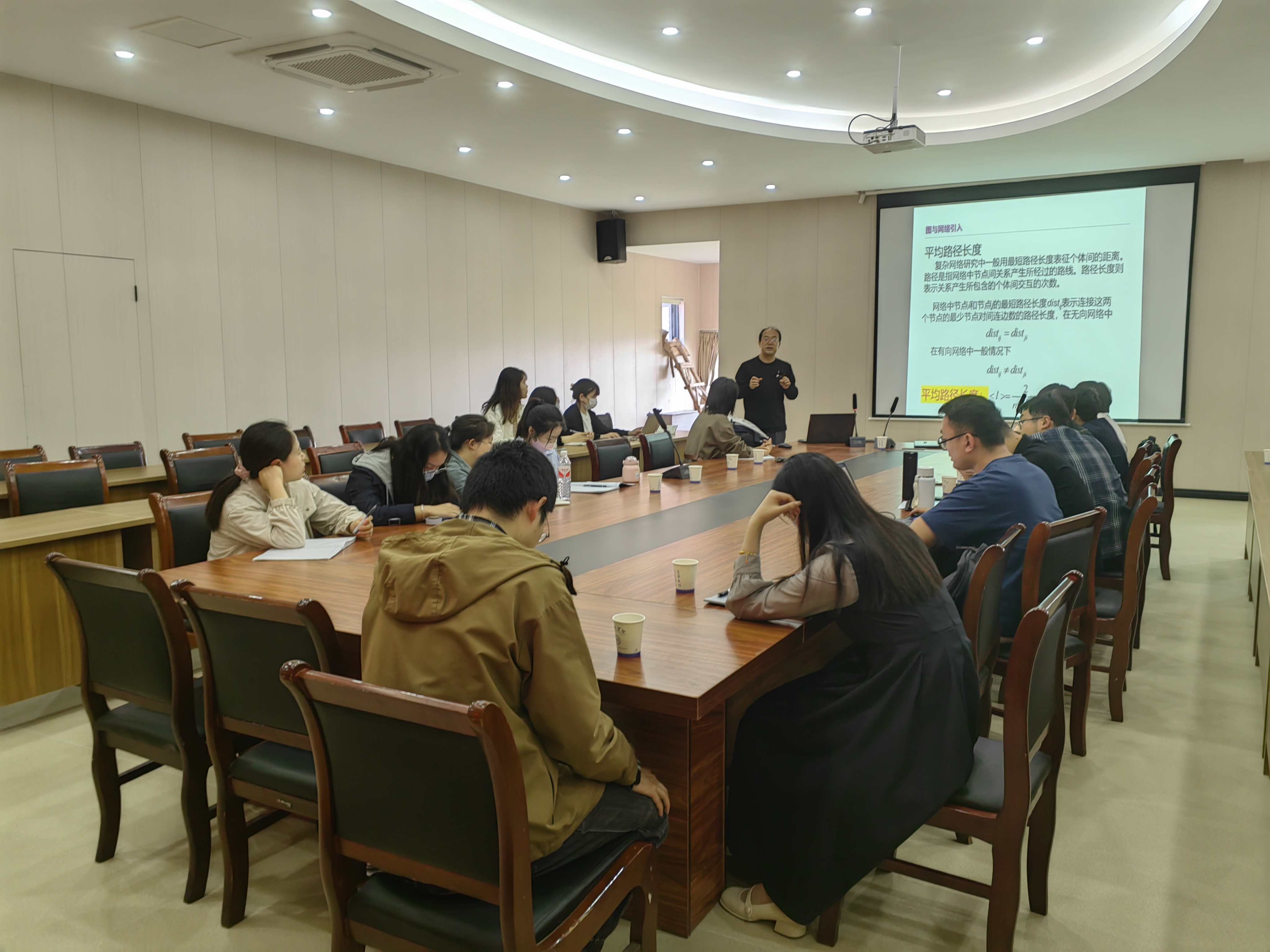 安徽工业大学胡钢教授莅临贝博官网计算机与人工智能学院开展讲座