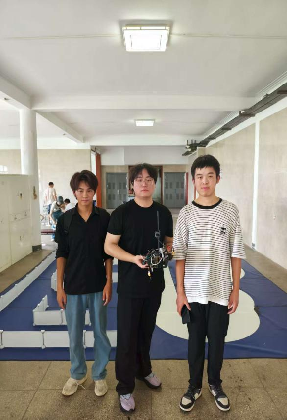 嵌入芯片学技术 竞赛实践出佳绩——BB贝博艾弗森官方网站电信工程学院在第八届全国大学生嵌入式芯片与系统设计竞赛中荣获佳绩