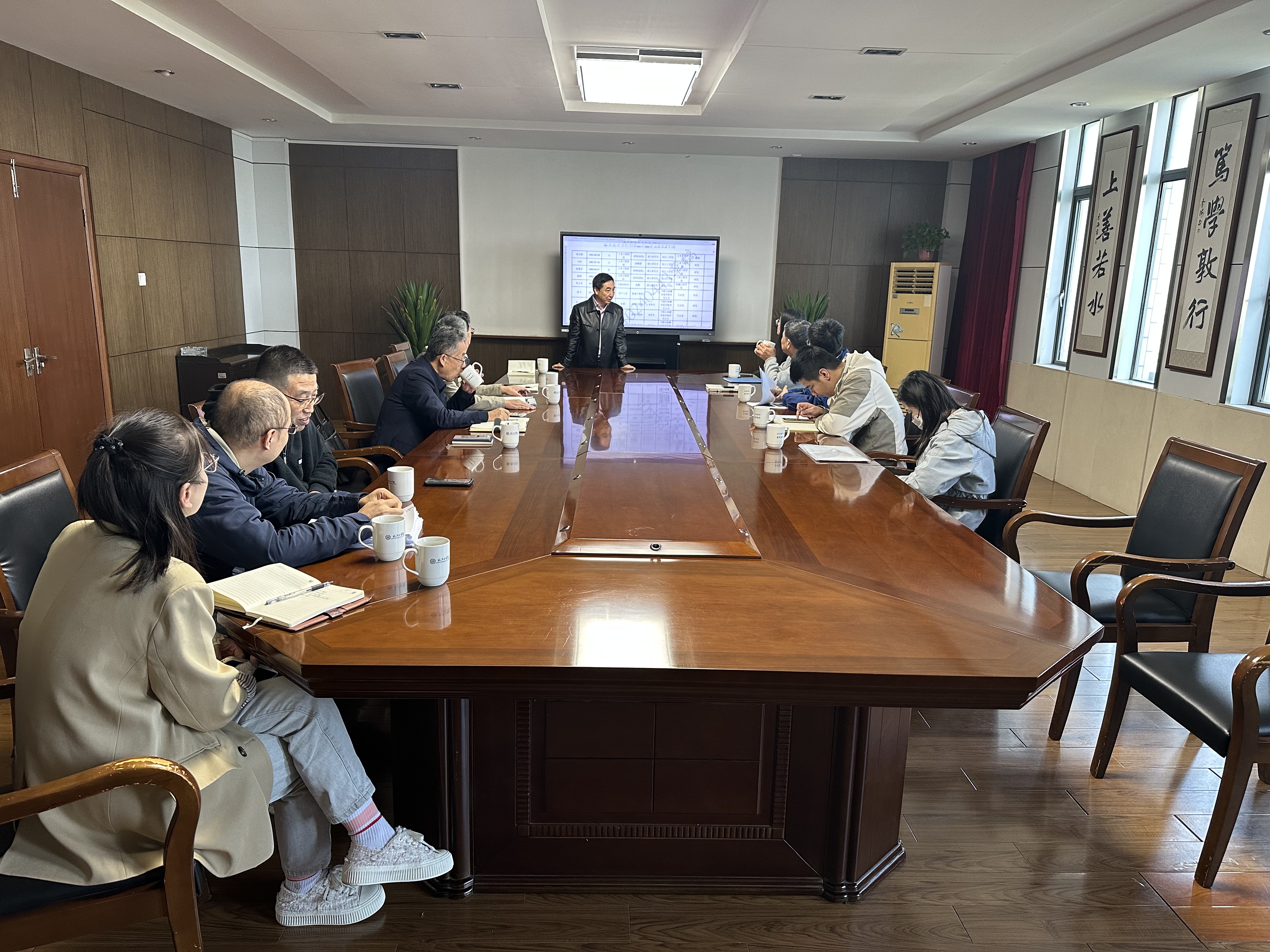 雨山区科技局与生态环境分局一行来贝博官网现场考察