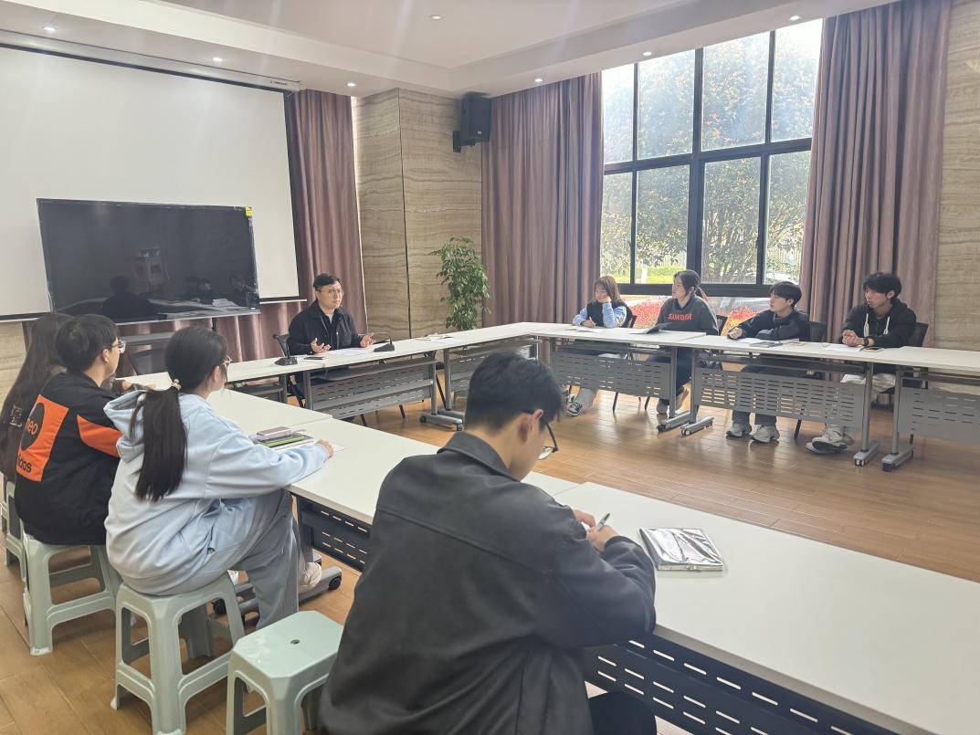 BB贝博艾弗森官方网站郑蒲港校区餐食委员会首次培训会顺利开展